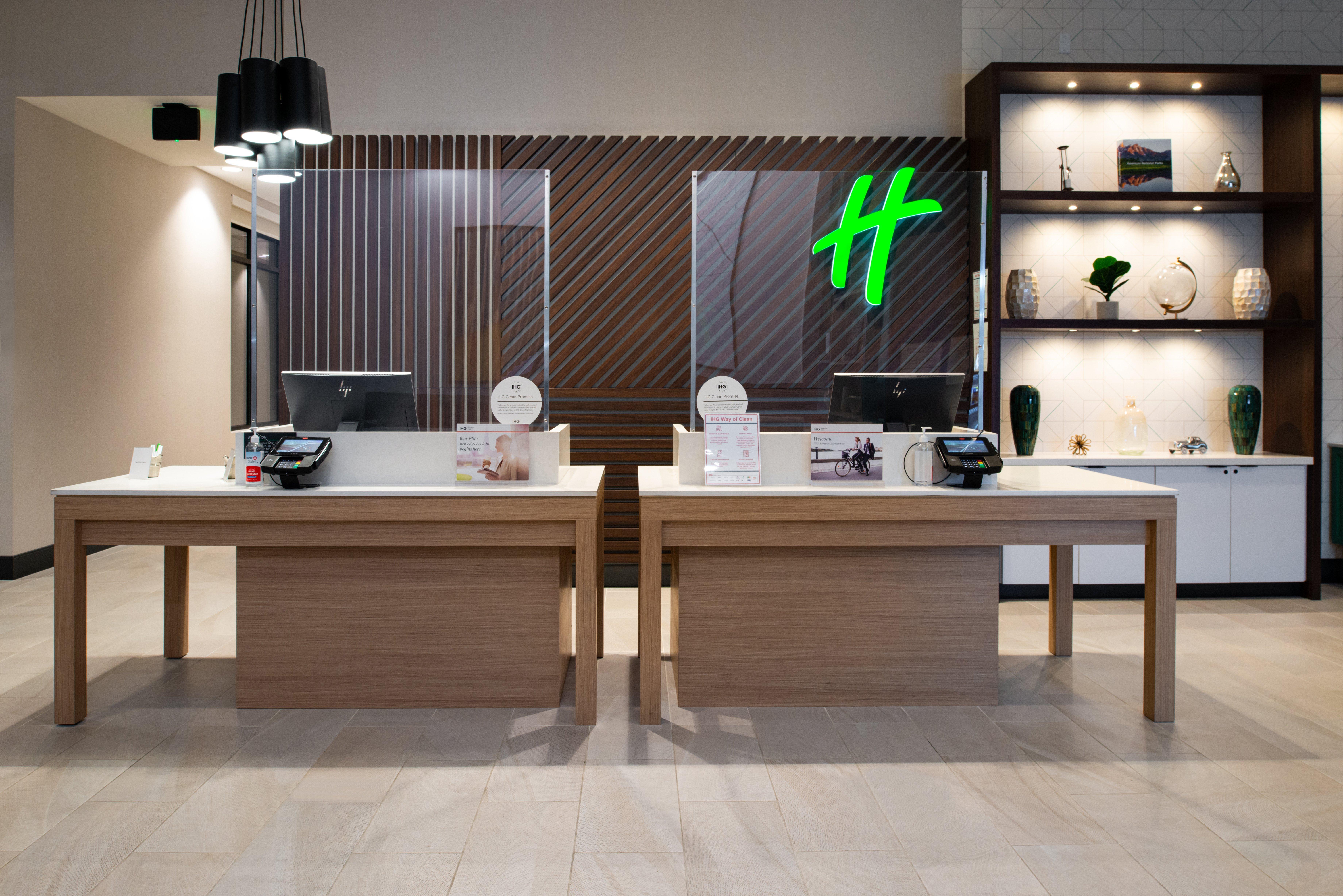 爱达荷福尔斯假日套房酒店 外观 照片