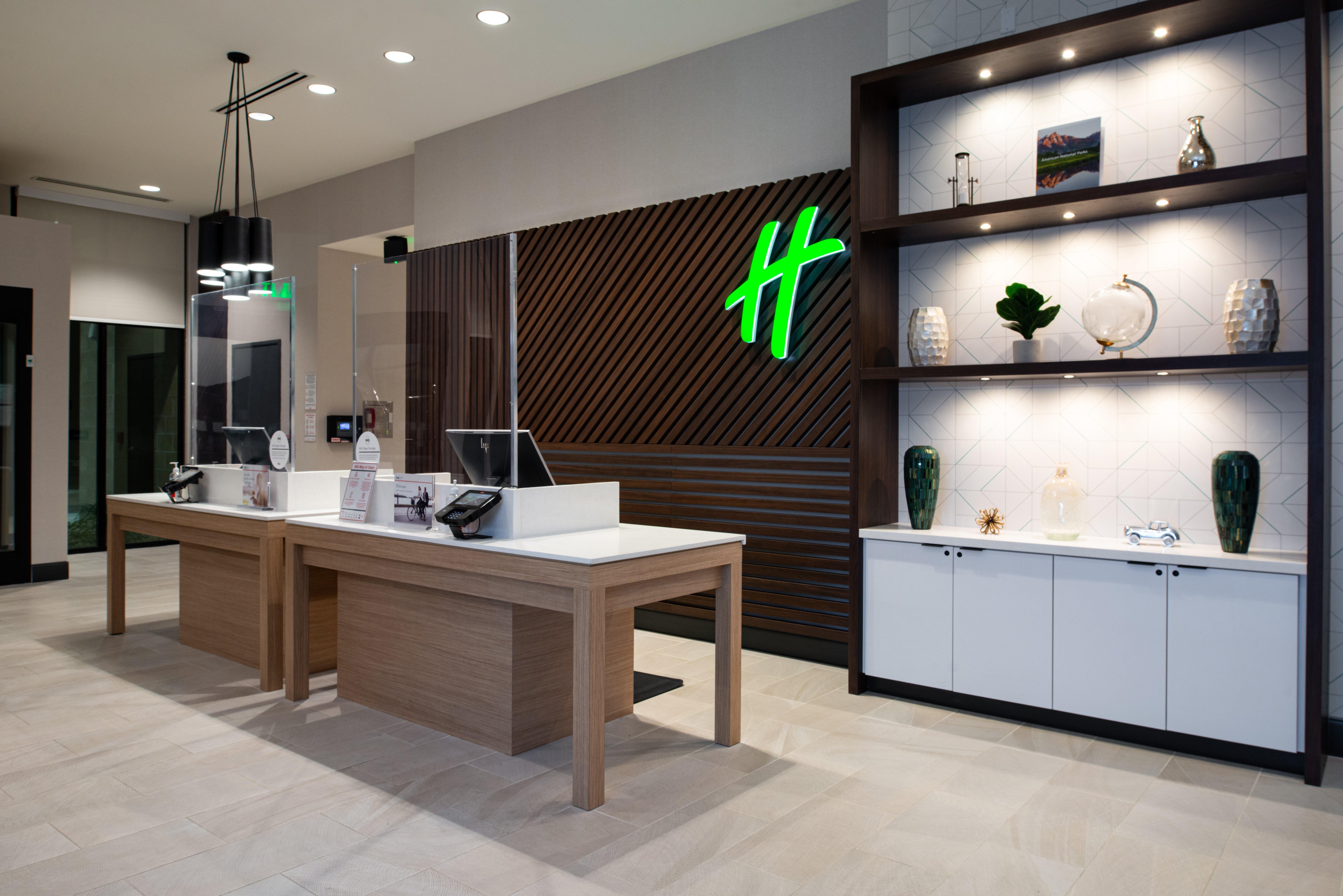 爱达荷福尔斯假日套房酒店 外观 照片